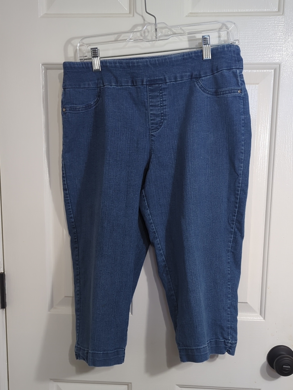 Comfortable Stretch Indigo Capri Jeans